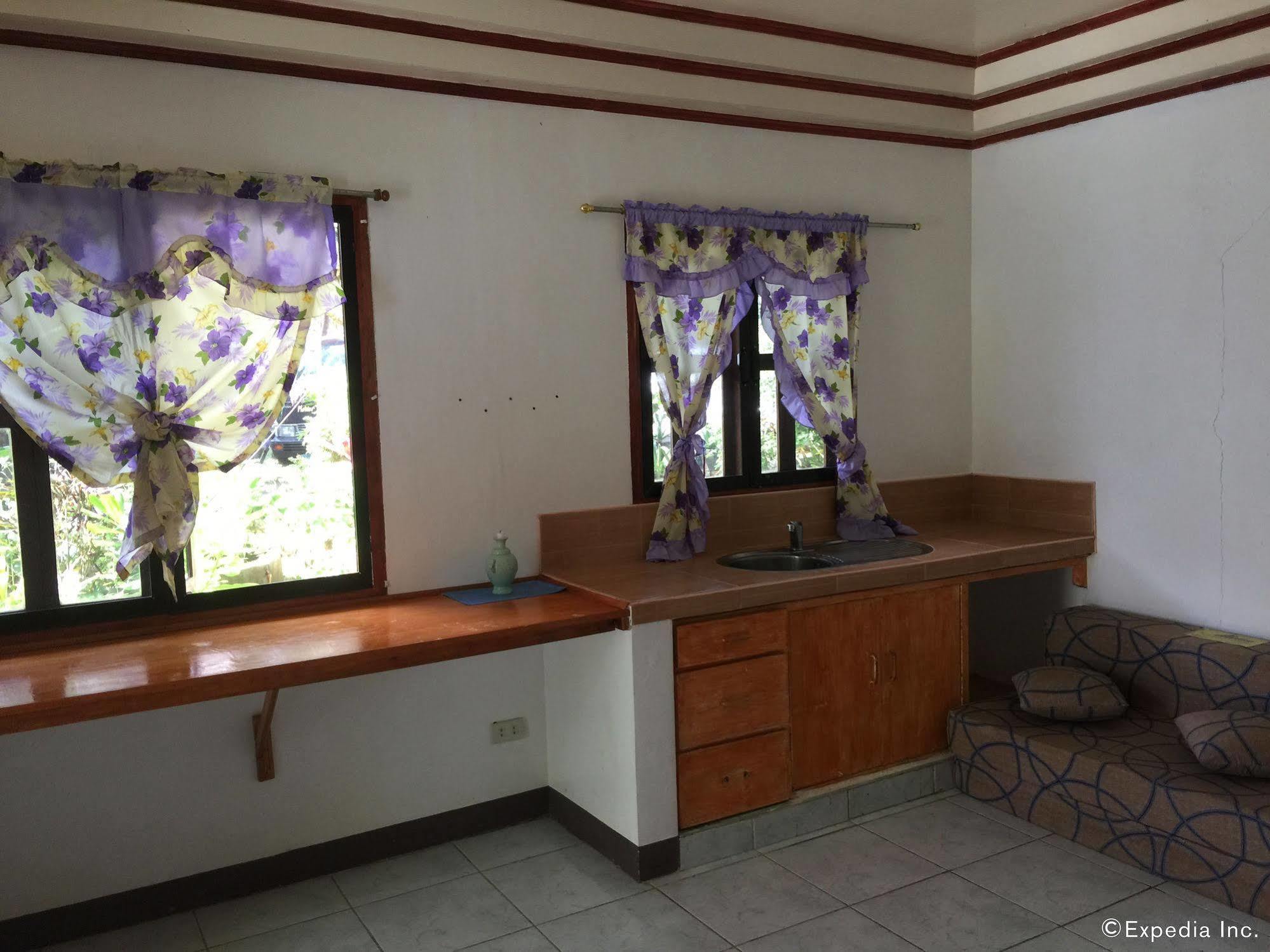Reddoorz Premium @ Flower Beach Anda Anda  Εξωτερικό φωτογραφία