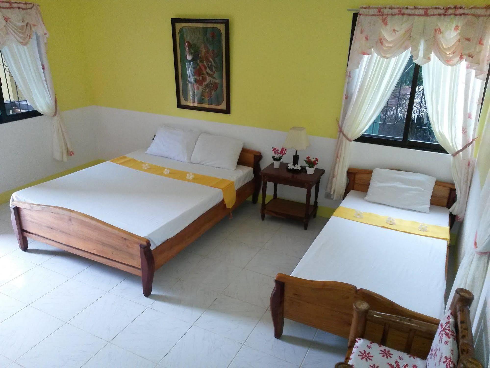 Reddoorz Premium @ Flower Beach Anda Anda  Εξωτερικό φωτογραφία